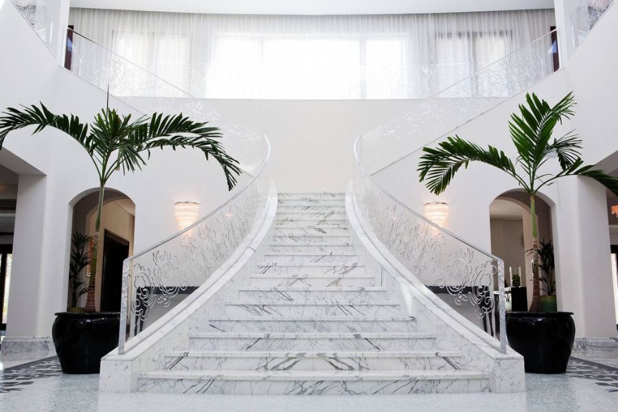 da-marble-op-cau-thang Ốp cầu thang bằng đá marble
