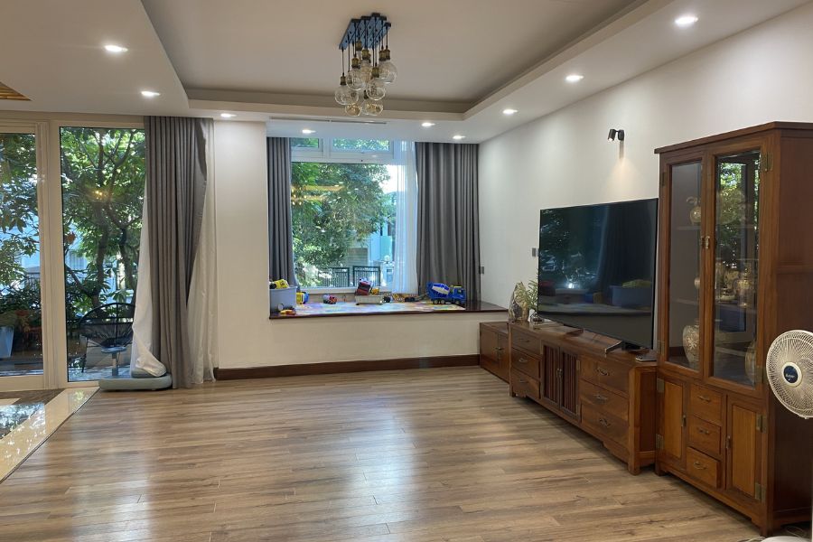 Lát sàn gỗ tự nhiên cho phòng khách