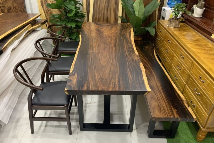 Bộ bàn ăn bằng gỗ tự nhiên